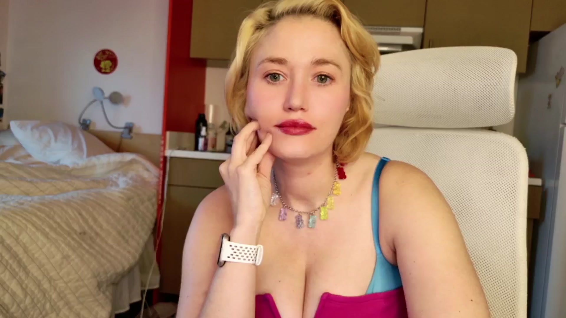 Gallery image thumbnail from Molly_Moans's myfreecams stream on, 06/05/2024, 13:17 image 14 of 20