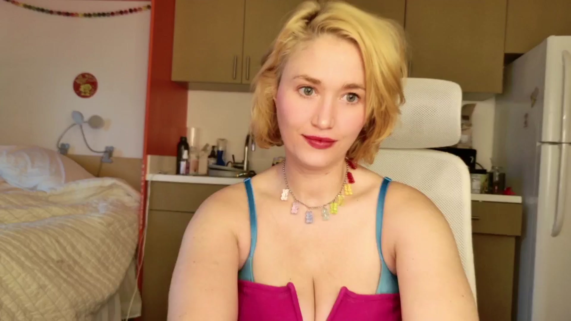 Gallery image thumbnail from Molly_Moans's myfreecams stream on, 06/05/2024, 13:17 image 3 of 20