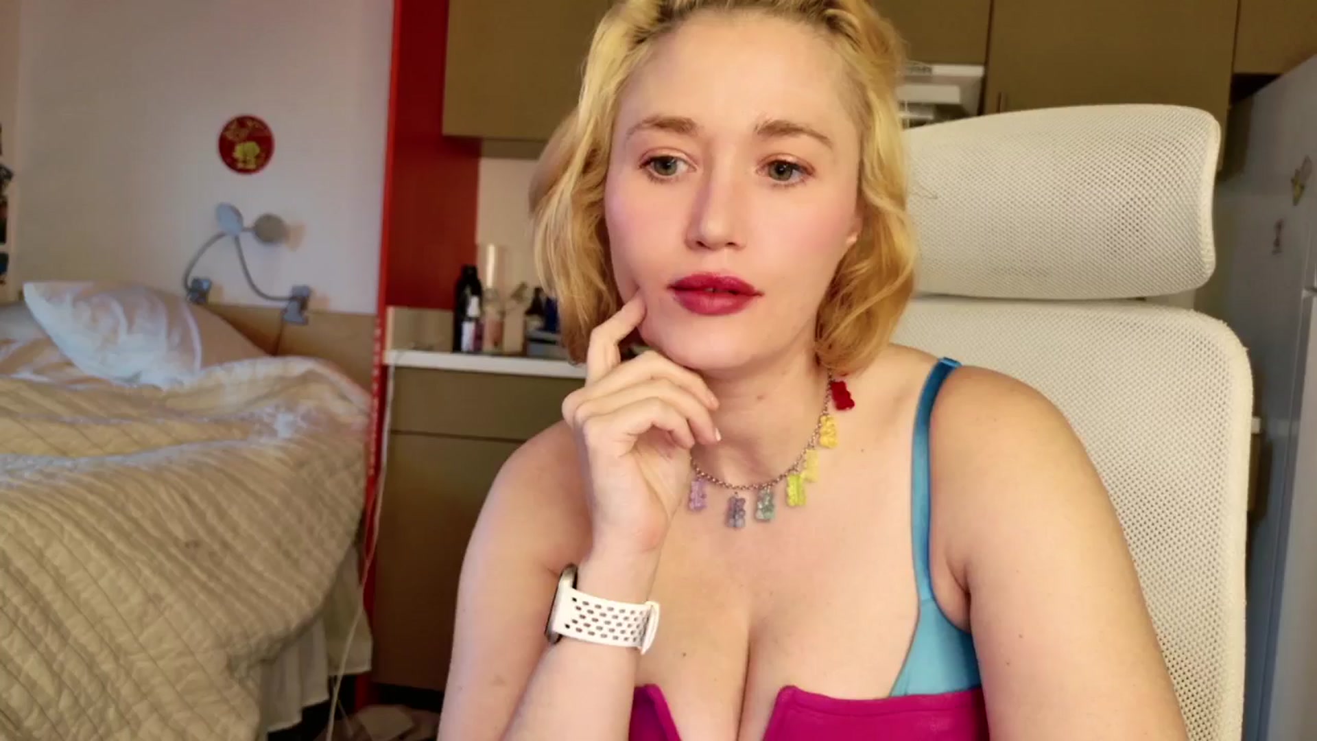 Gallery image thumbnail from Molly_Moans's myfreecams stream on, 06/05/2024, 13:17 image 10 of 20