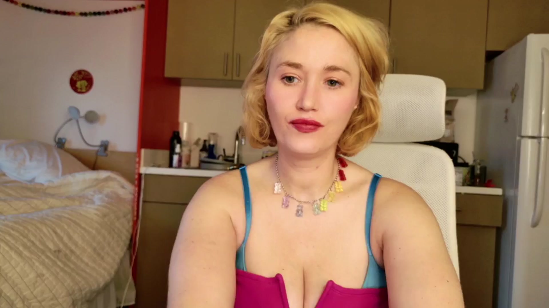 Gallery image thumbnail from Molly_Moans's myfreecams stream on, 06/05/2024, 13:17 image 4 of 20