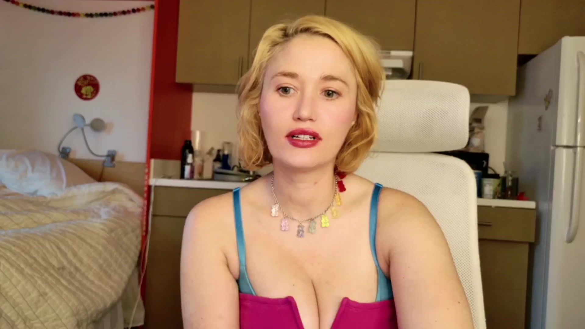 Gallery image thumbnail from Molly_Moans's myfreecams stream on, 06/05/2024, 13:17 image 6 of 20