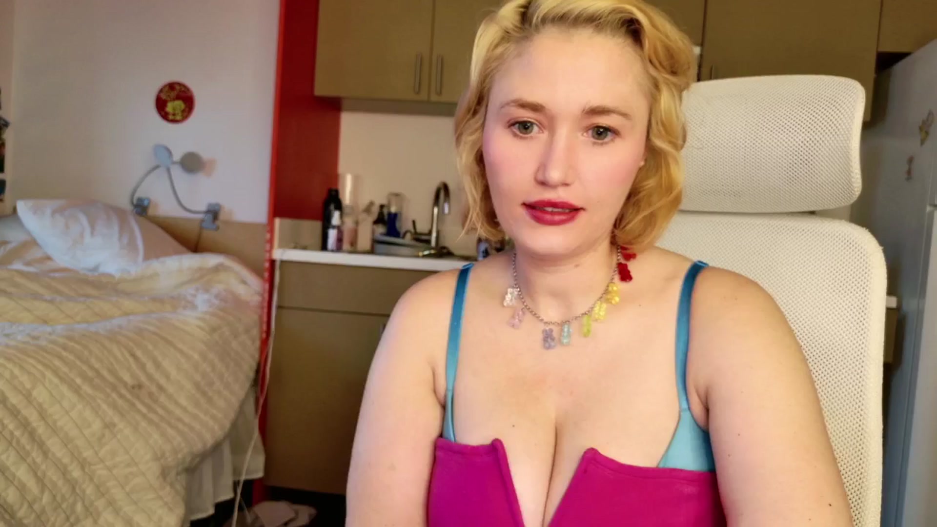 Gallery image thumbnail from Molly_Moans's myfreecams stream on, 06/05/2024, 13:17 image 13 of 20