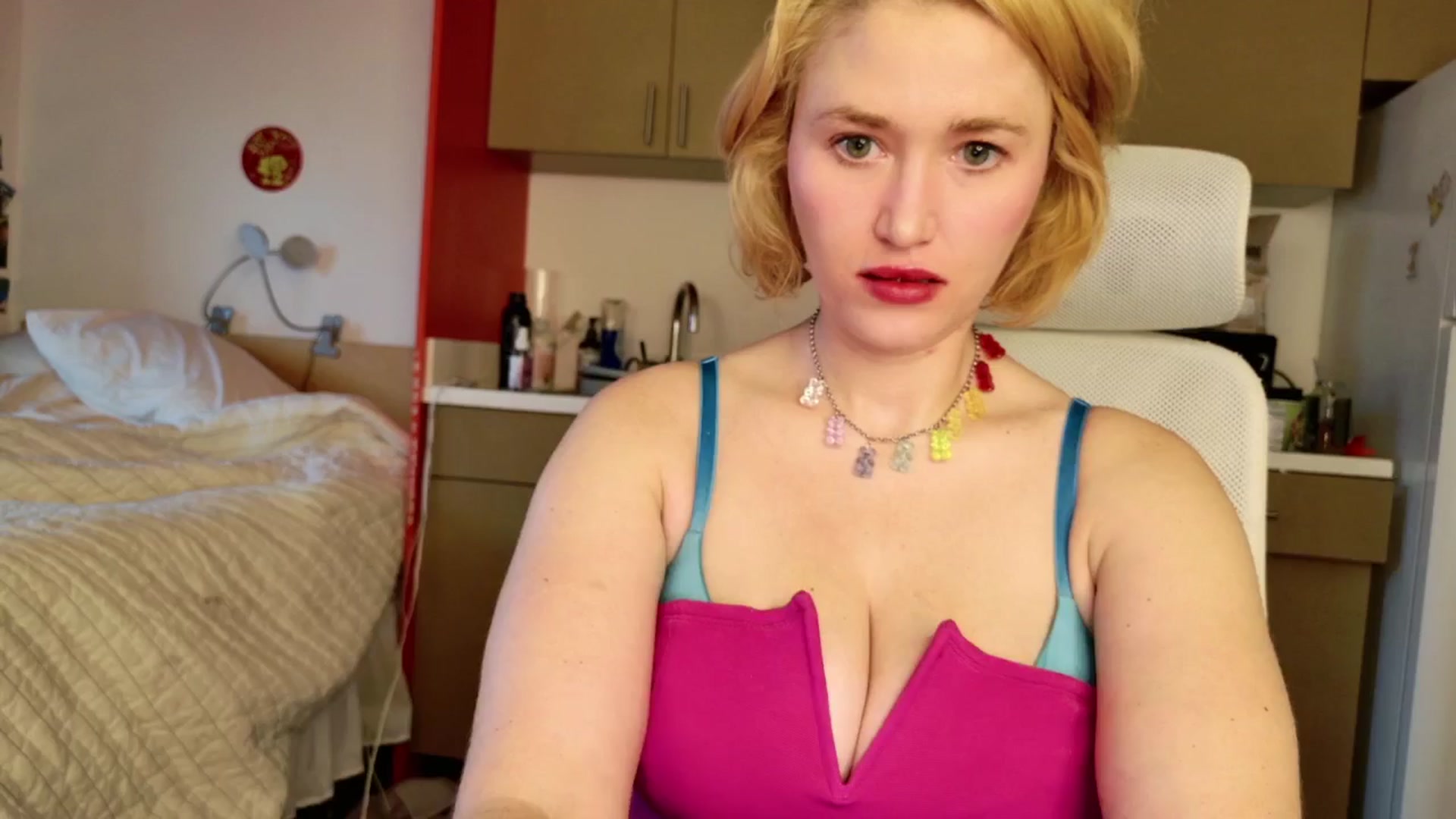 Gallery image thumbnail from Molly_Moans's myfreecams stream on, 06/05/2024, 13:17 image 9 of 20