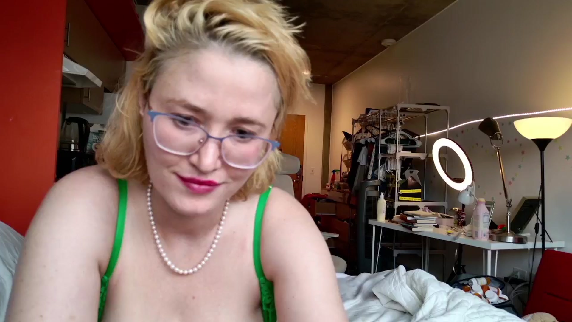 Gallery image thumbnail from Molly_Moans's myfreecams stream on, 06/12/2024, 24:29 image 19 of 20
