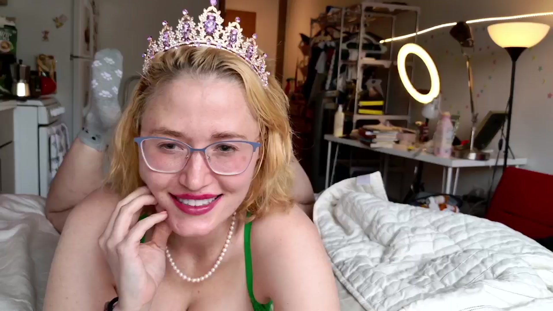 Gallery image thumbnail from Molly_Moans's myfreecams stream on, 06/12/2024, 24:29 image 8 of 20