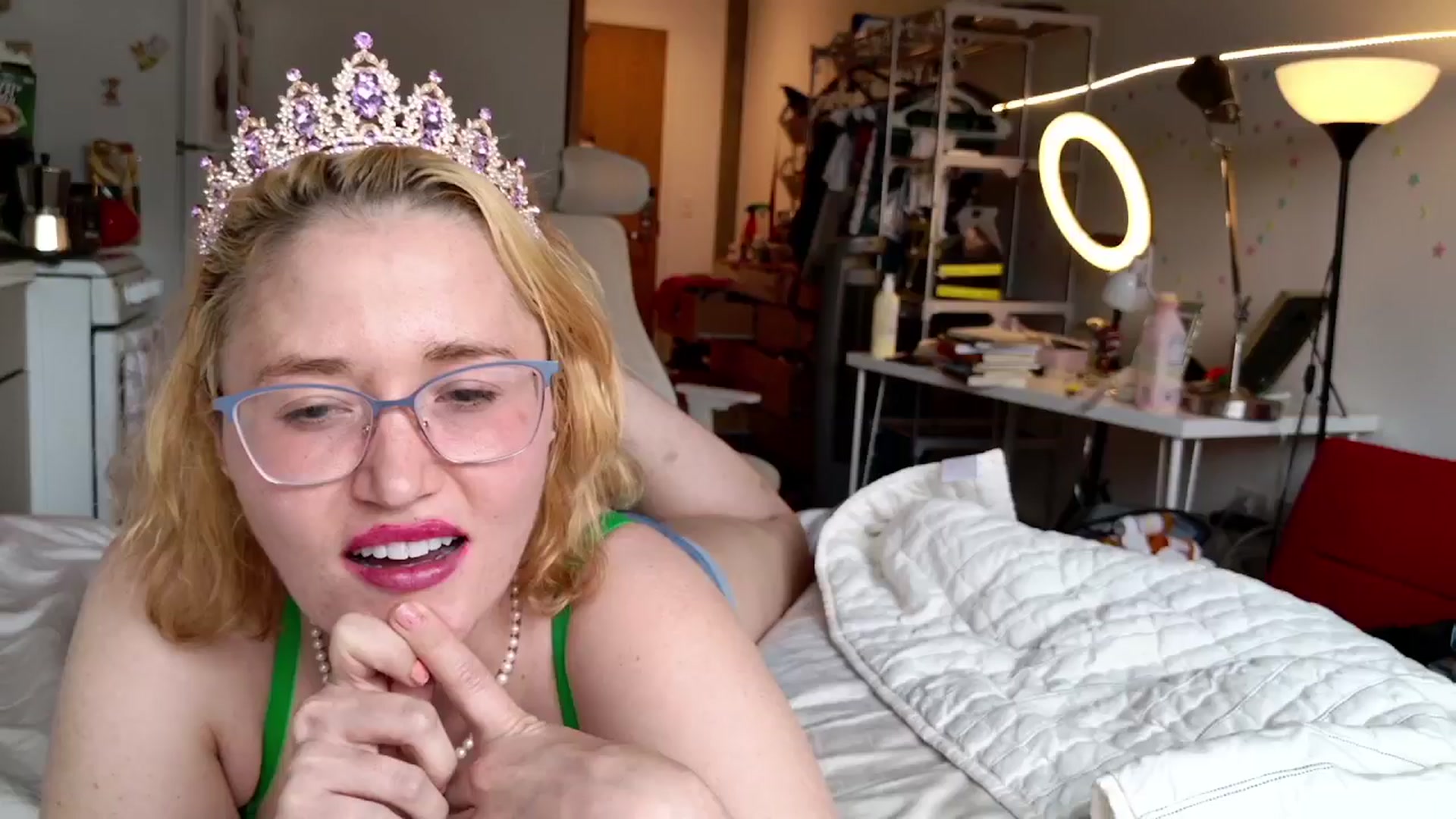 Gallery image thumbnail from Molly_Moans's myfreecams stream on, 06/12/2024, 24:29 image 9 of 20