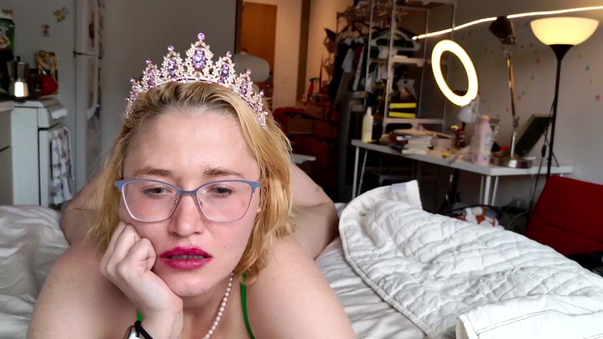 Gallery image thumbnail from Molly_Moans's myfreecams stream on, 06/12/2024, 24:29 image 10 of 20