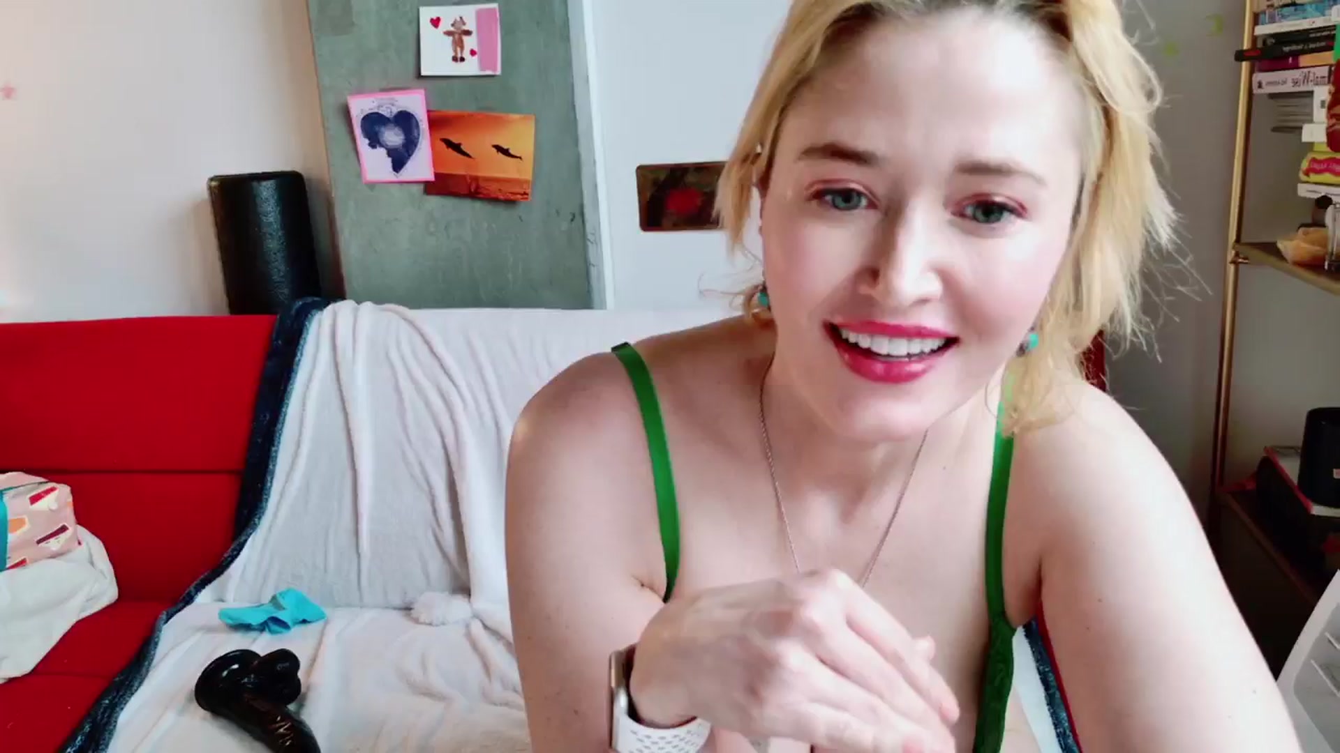 Gallery image thumbnail from Molly_Moans's myfreecams stream on, 06/13/2024, 16:27 image 19 of 20