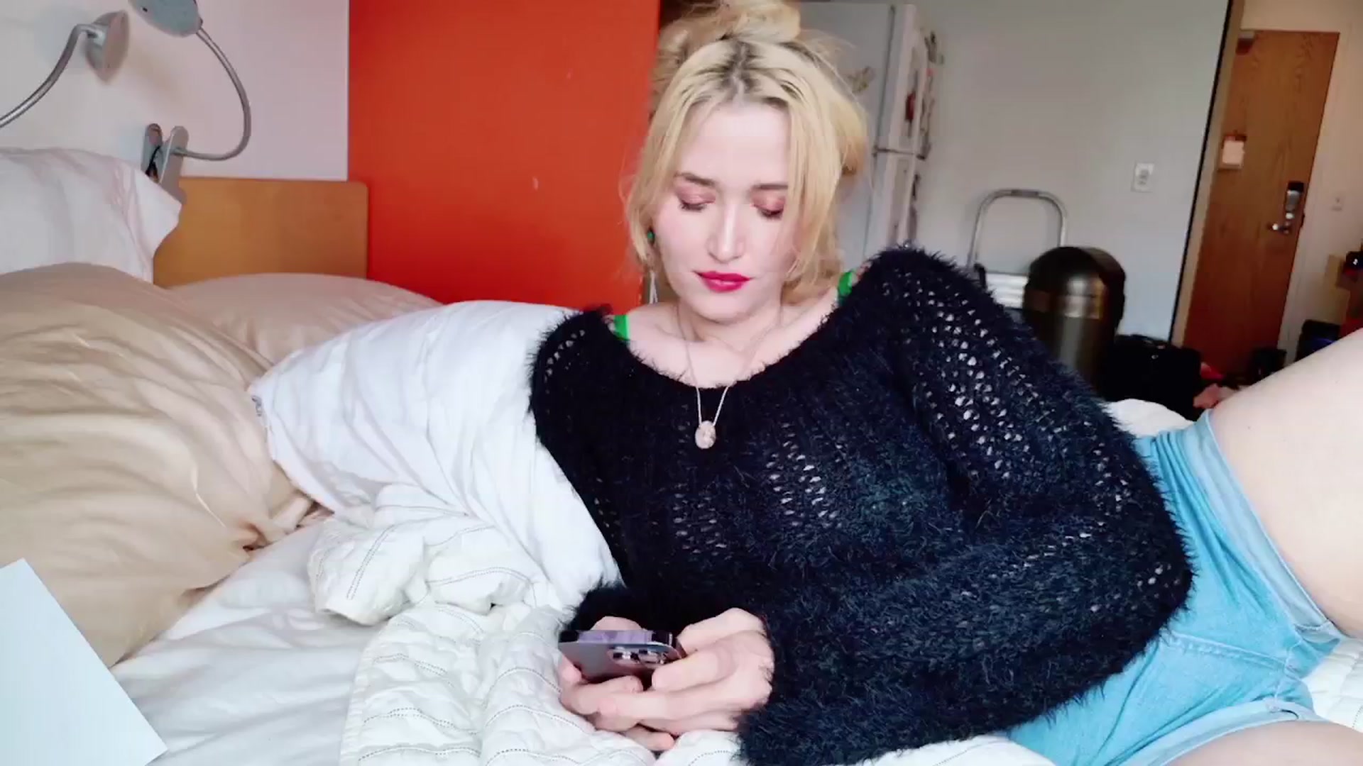 Gallery image thumbnail from Molly_Moans's myfreecams stream on, 06/13/2024, 17:33 image 11 of 20