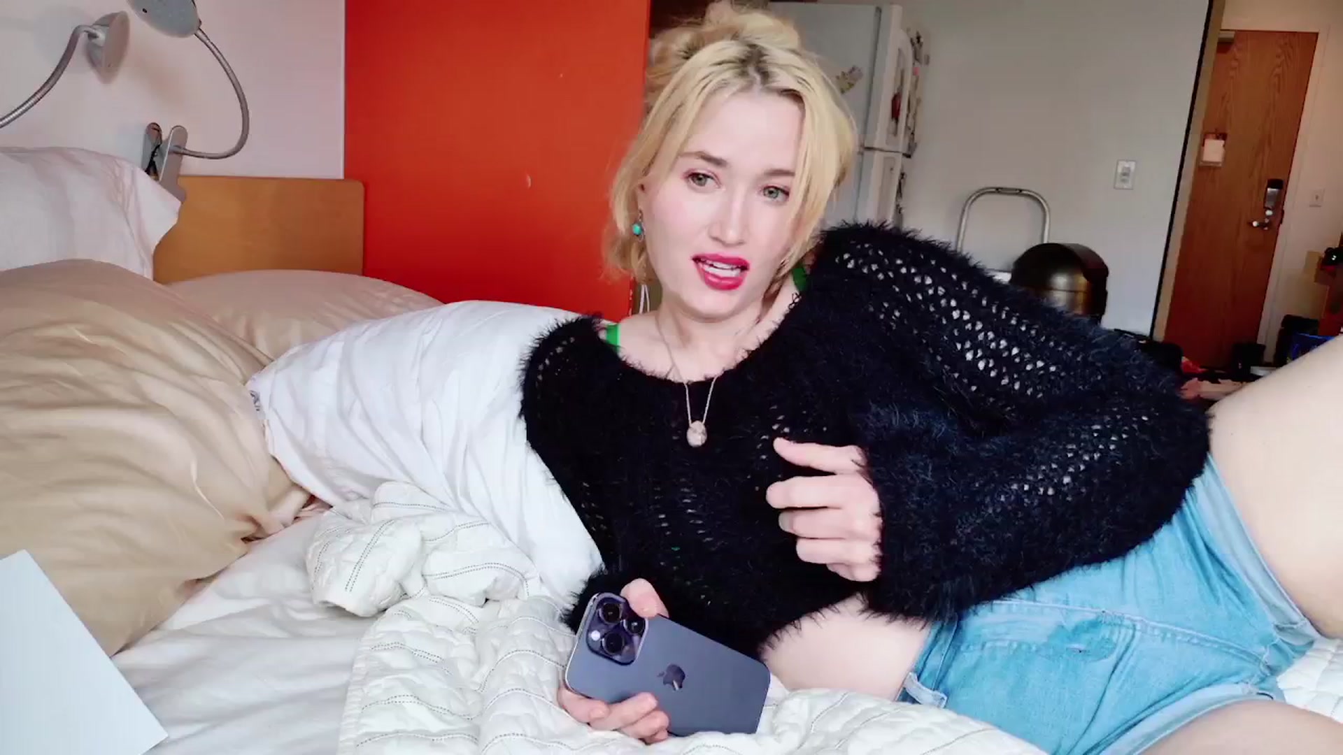Gallery image thumbnail from Molly_Moans's myfreecams stream on, 06/13/2024, 17:33 image 12 of 20