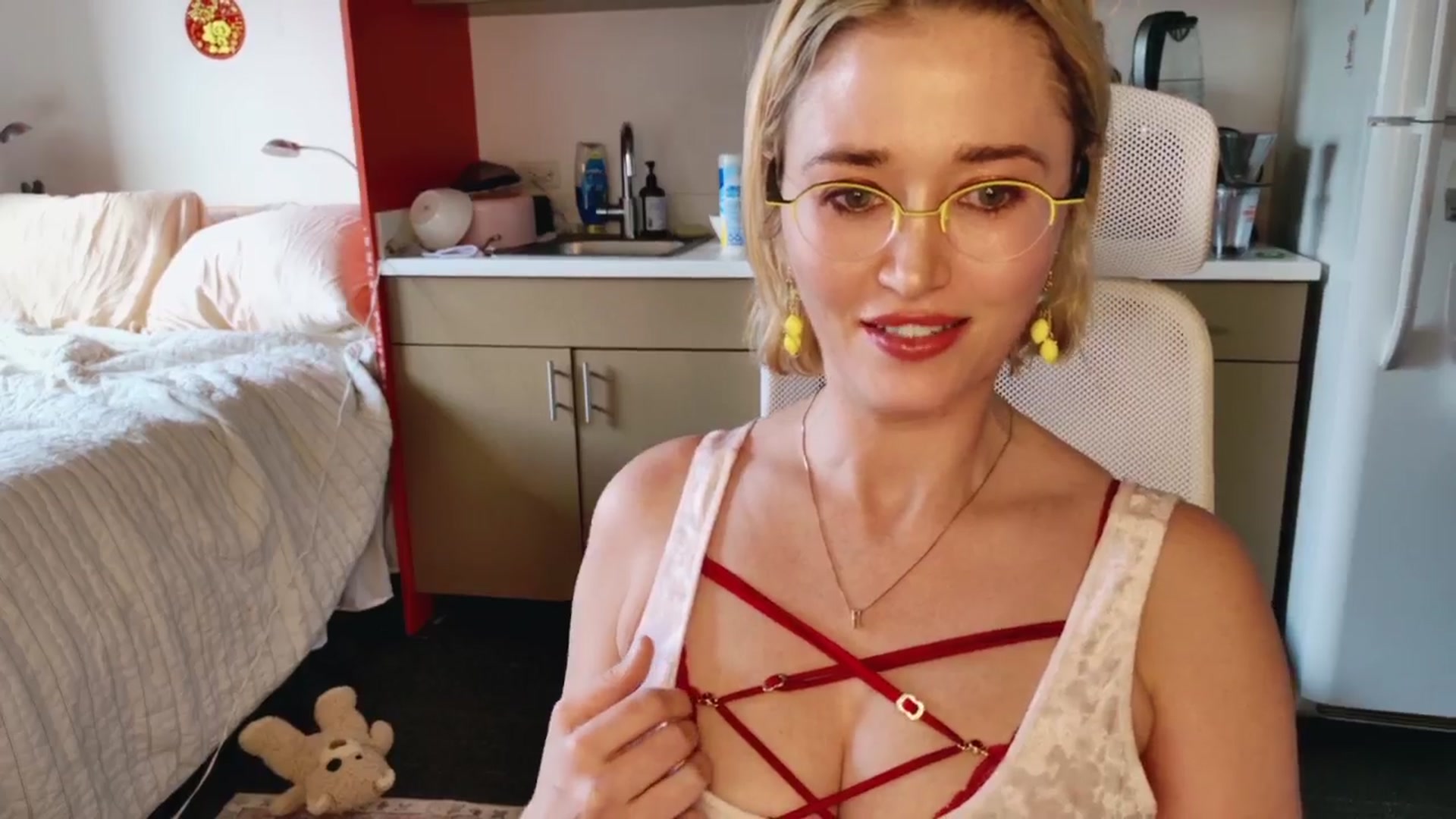 Gallery image thumbnail from Molly_Moans's myfreecams stream on, 09/14/2024, 24:07 image 10 of 20