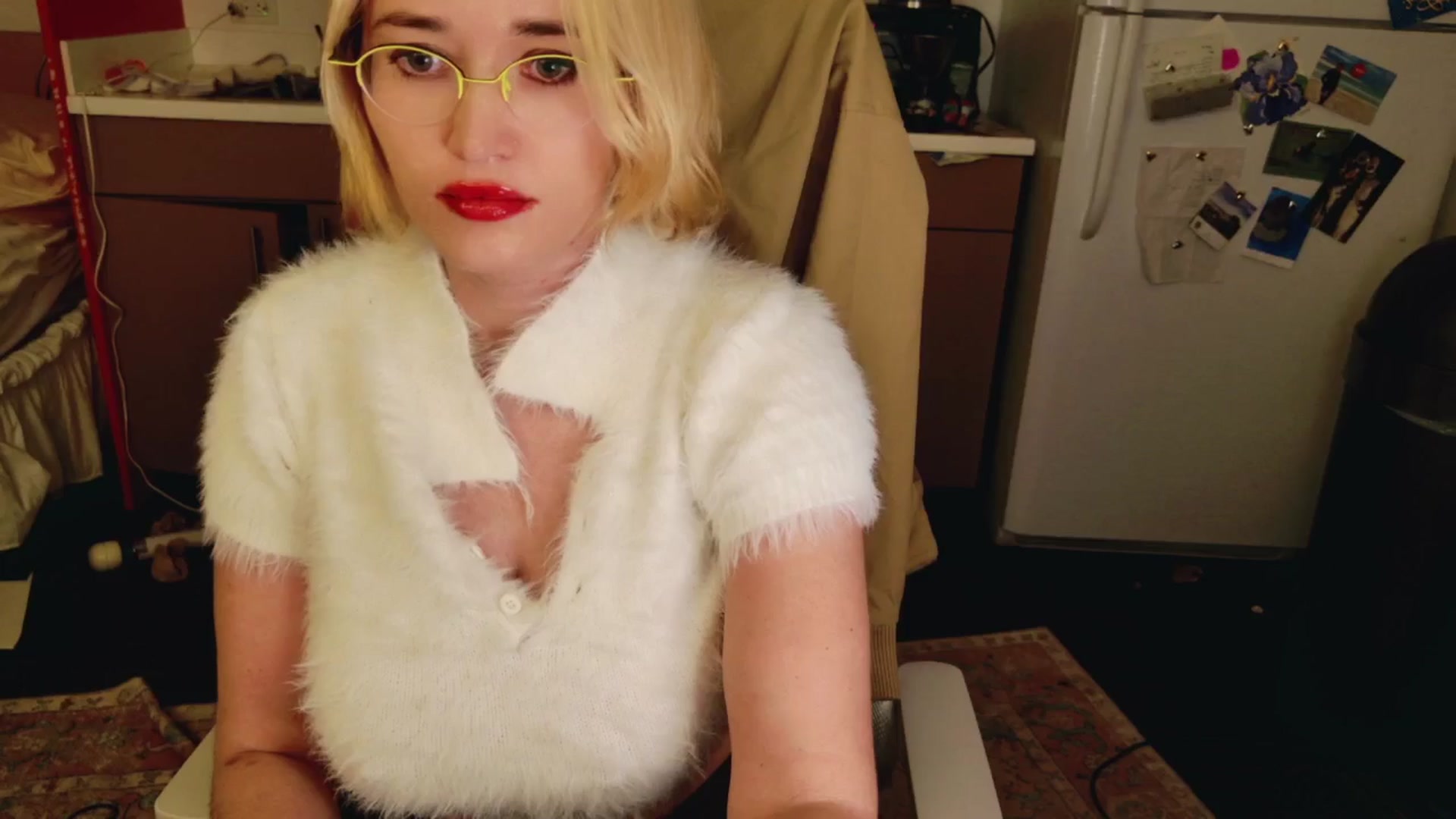Gallery image thumbnail from Molly_Moans's myfreecams stream on, 09/20/2024, 13:51 image 7 of 20