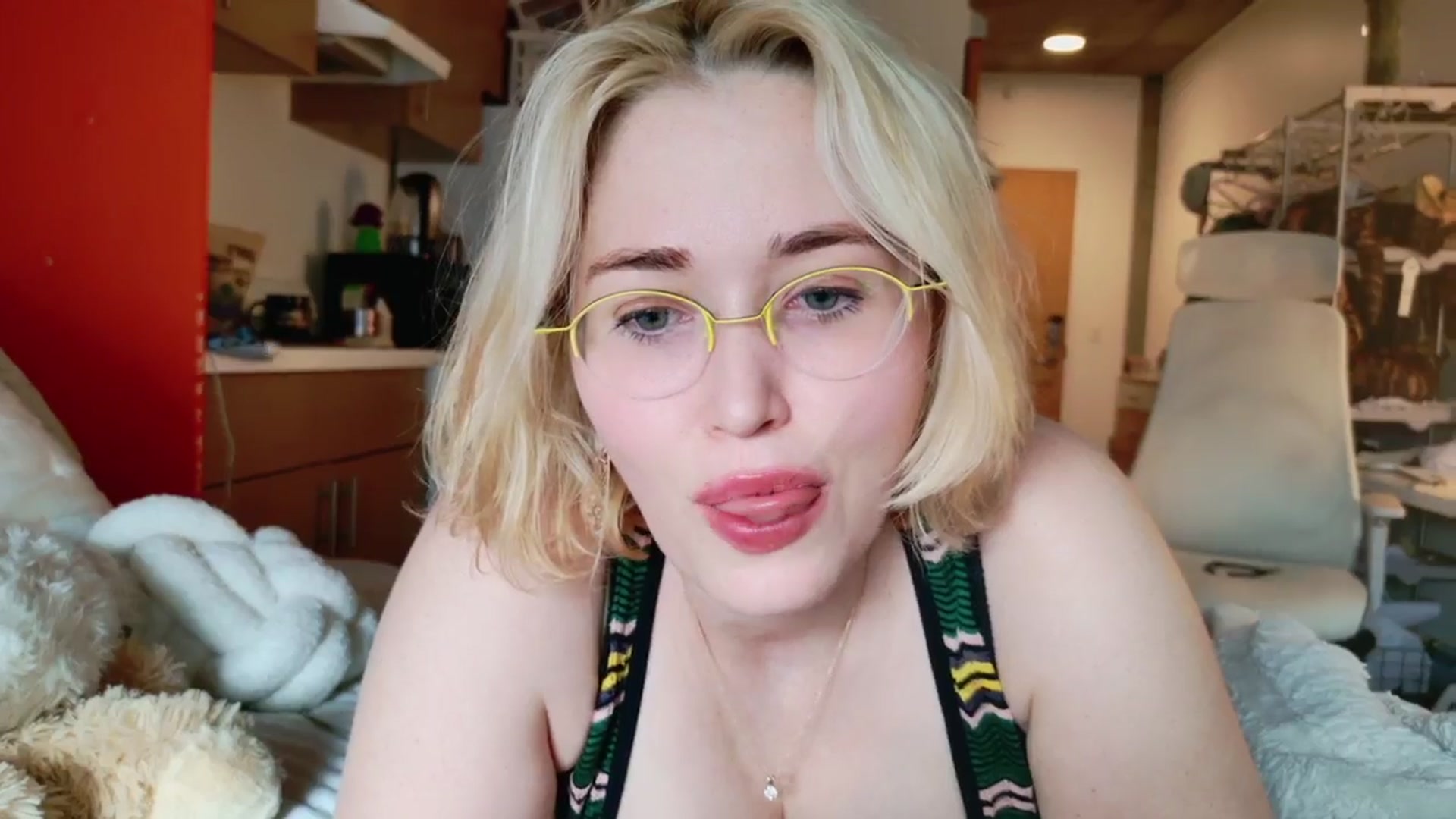 Gallery image thumbnail from Molly_Moans's myfreecams stream on, 11/18/2024, 18:17 image 3 of 20