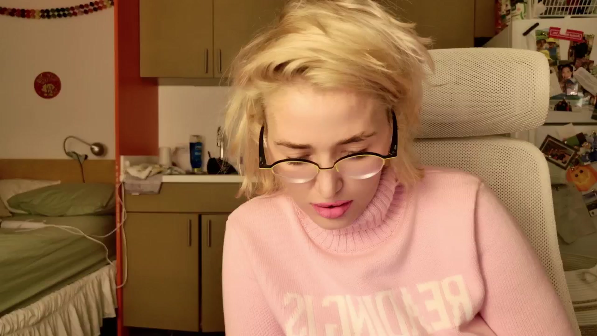 Gallery image thumbnail from Molly_Moans's myfreecams stream on, 02/05/2025, 03:42 image 12 of 20