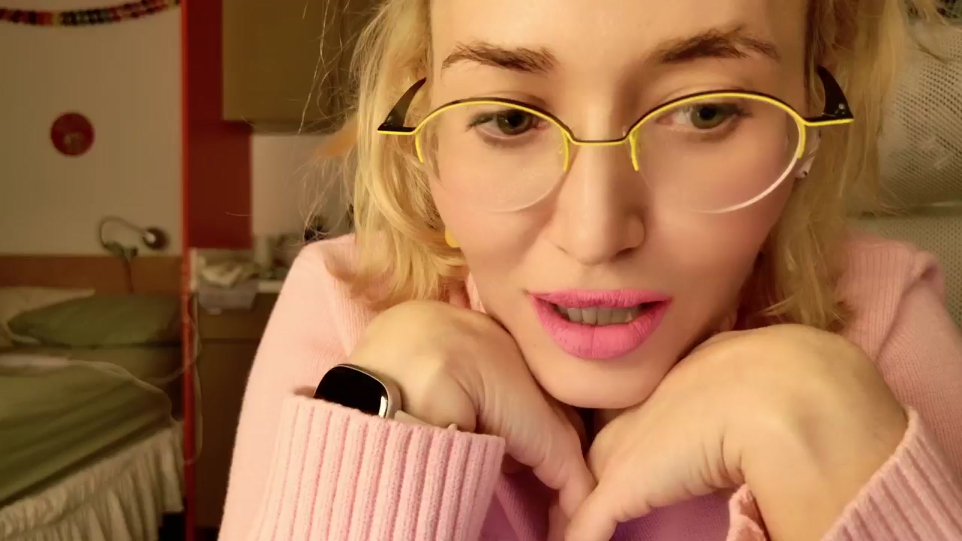 Gallery image thumbnail from Molly_Moans's myfreecams stream on, 02/05/2025, 03:42 image 17 of 20