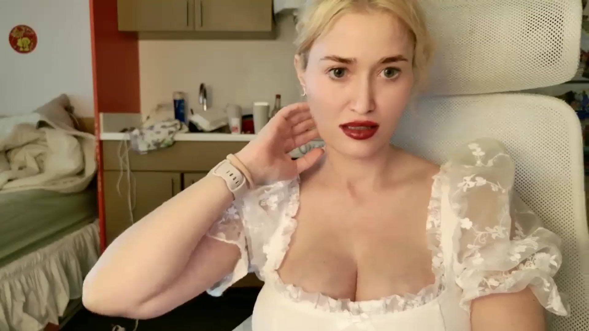 Gallery image thumbnail from Molly_Moans's myfreecams stream on, 02/05/2025, 22:53 image 5 of 20