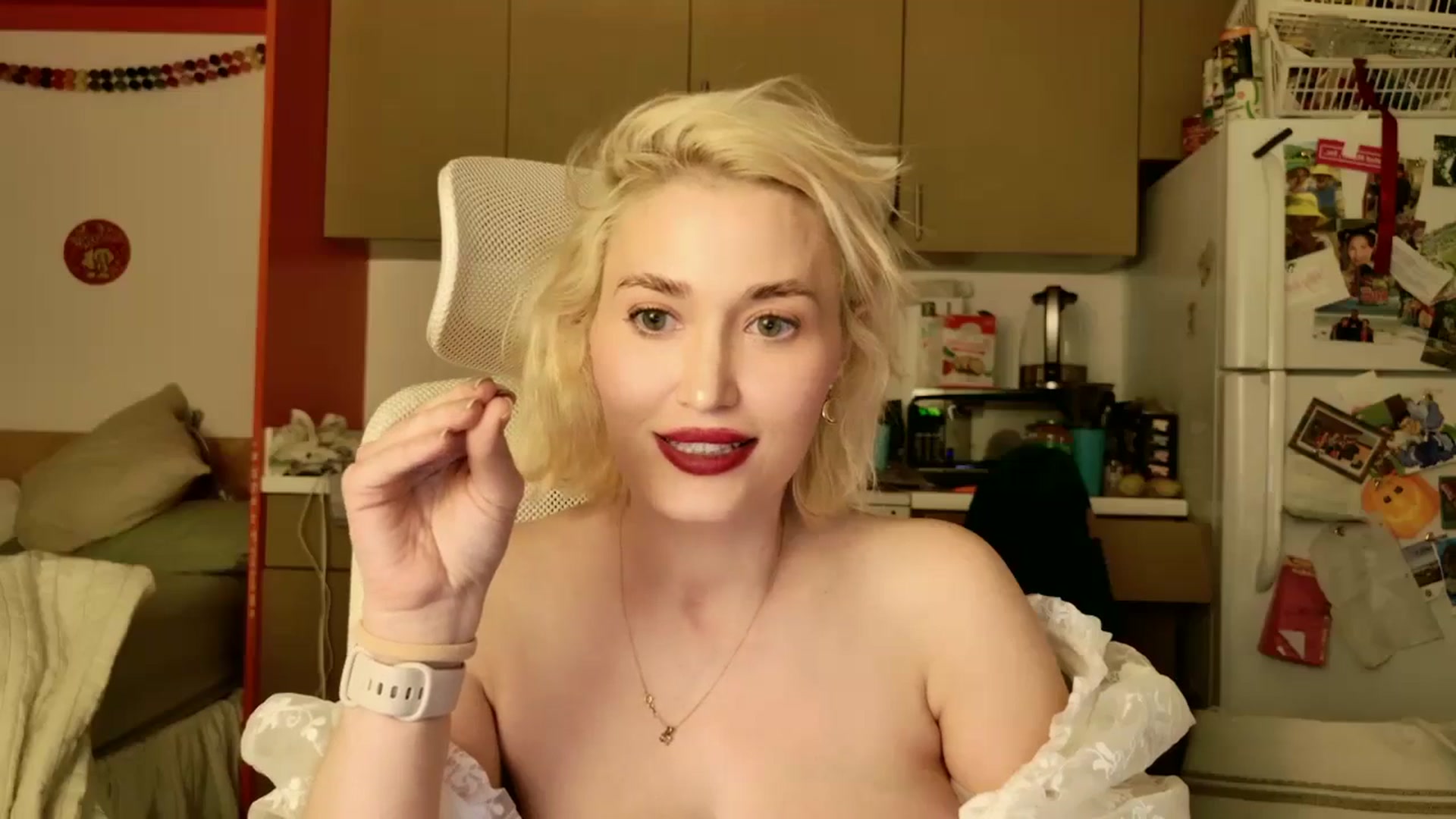Gallery image thumbnail from Molly_Moans's myfreecams stream on, 02/06/2025, 04:07 image 2 of 20