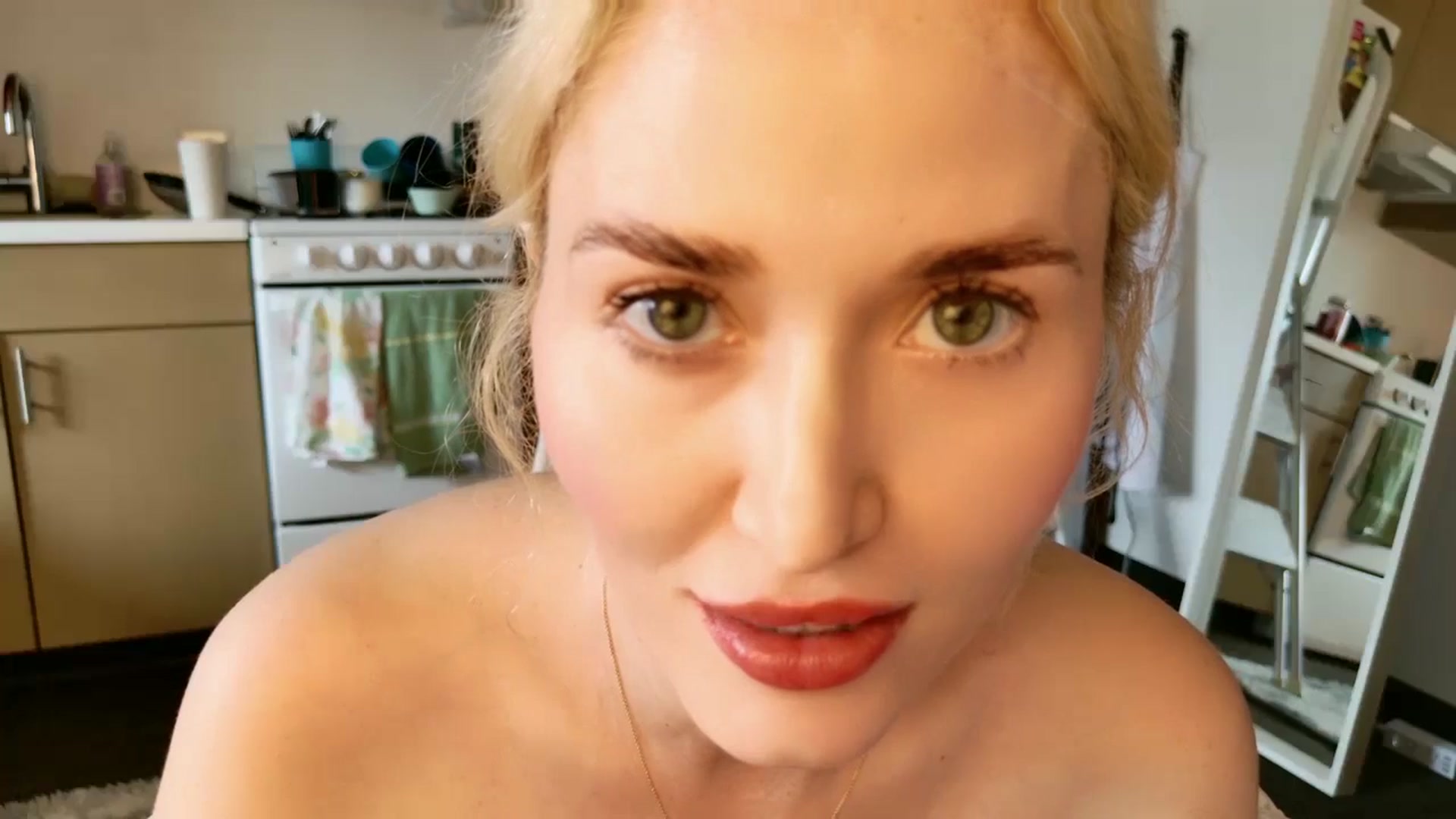Gallery image thumbnail from Molly_Moans's myfreecams stream on, 02/07/2025, 23:31 image 18 of 20