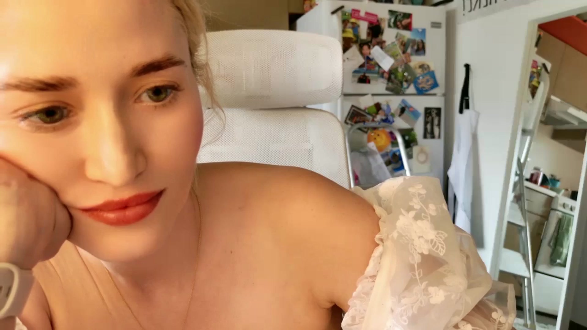 Gallery image thumbnail from Molly_Moans's myfreecams stream on, 02/07/2025, 23:31 image 11 of 20