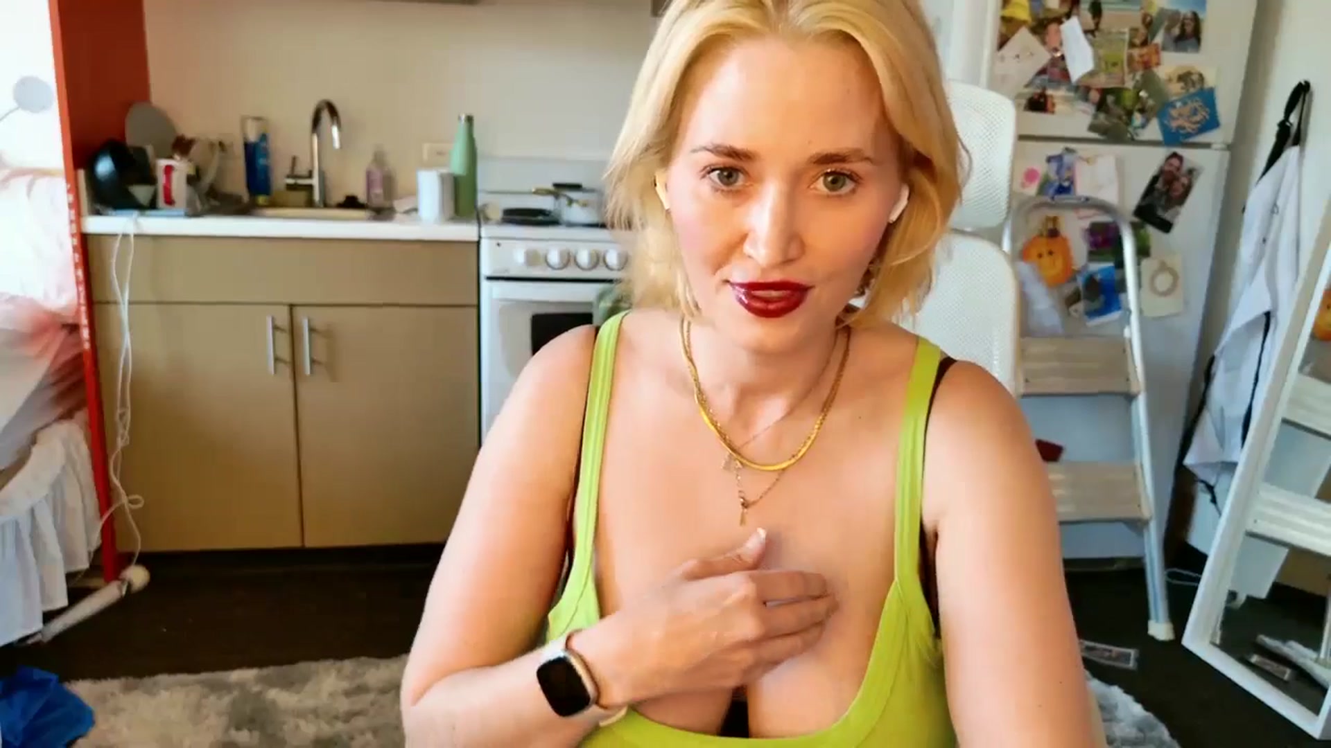 Gallery image thumbnail from Molly_Moans's myfreecams stream on, 02/24/2025, 24:01 image 11 of 20
