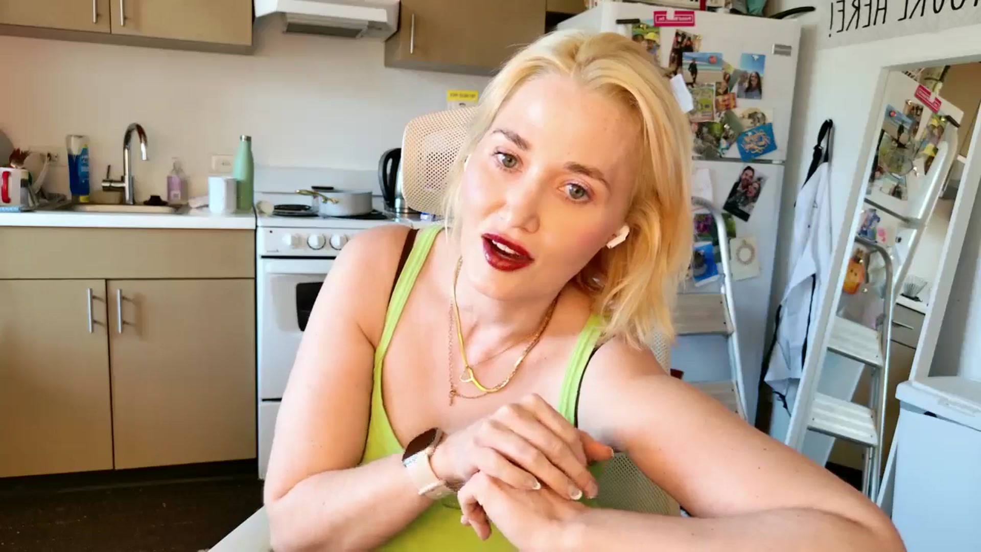 Gallery image thumbnail from Molly_Moans's myfreecams stream on, 02/24/2025, 24:01 image 4 of 20