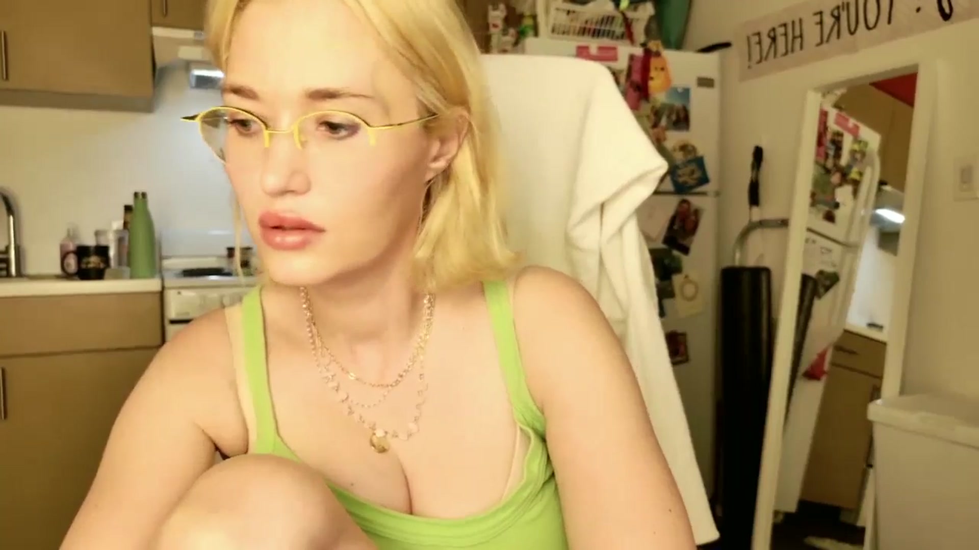 Gallery image thumbnail from Molly_Moans's myfreecams stream on, 03/24/2025, 13:07 image 10 of 20