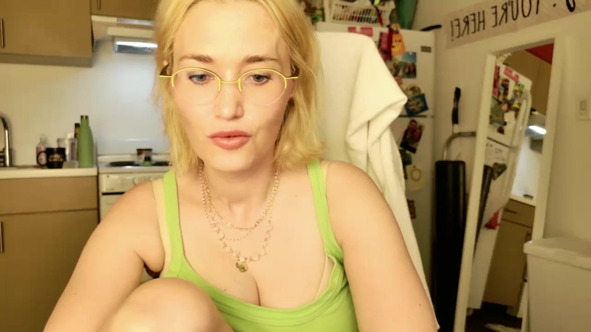 Gallery image thumbnail from Molly_Moans's myfreecams stream on, 03/24/2025, 13:07 image 12 of 20