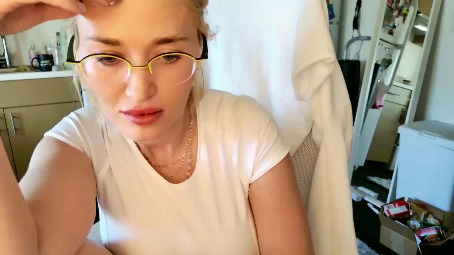 Gallery image thumbnail from Molly_Moans's myfreecams stream on, 03/24/2025, 15:35 image 1 of 20