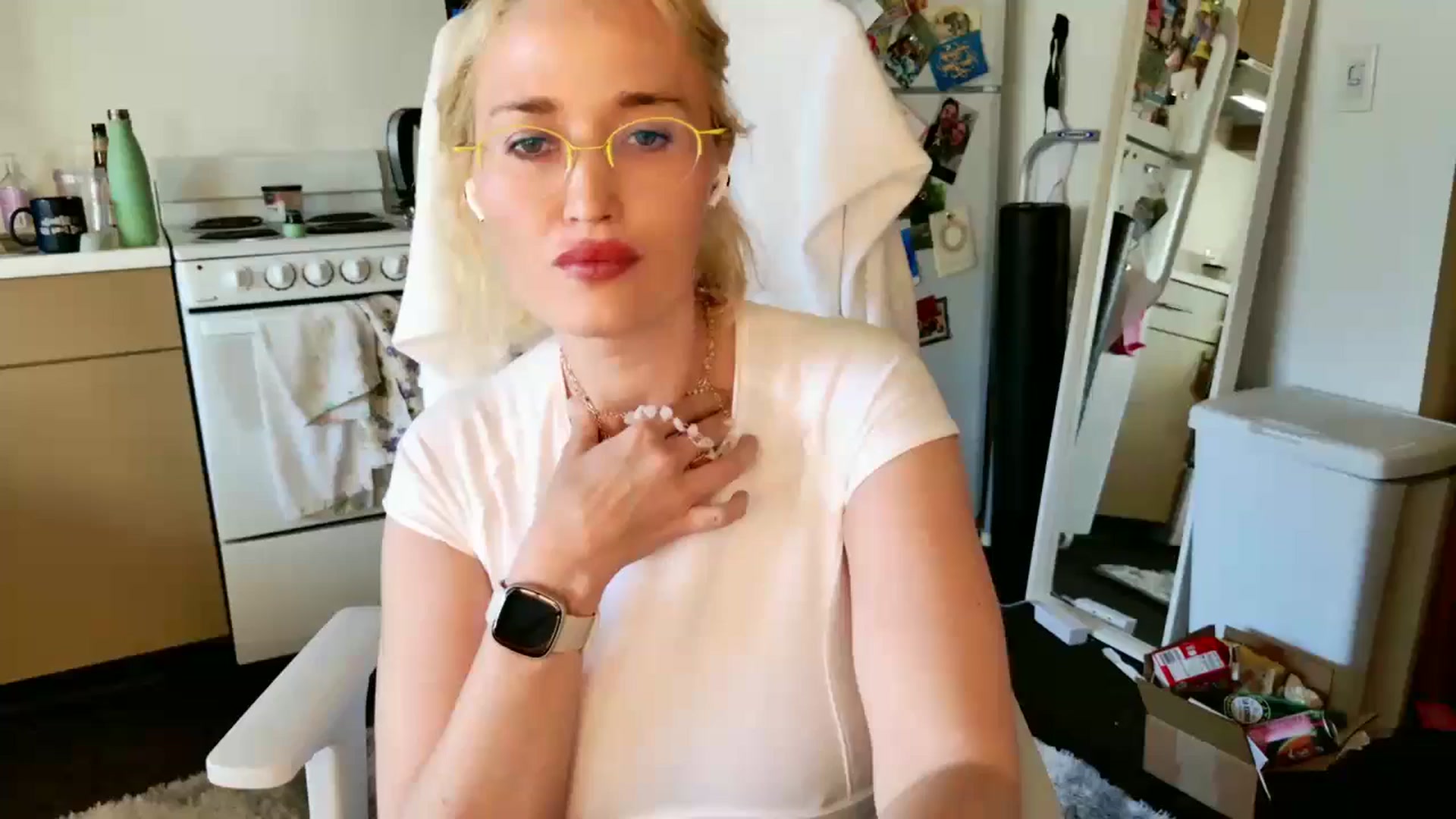 Gallery image thumbnail from Molly_Moans's myfreecams stream on, 03/24/2025, 15:35 image 16 of 20