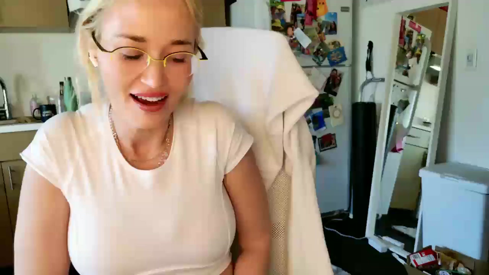 Gallery image thumbnail from Molly_Moans's myfreecams stream on, 03/24/2025, 15:35 image 4 of 20