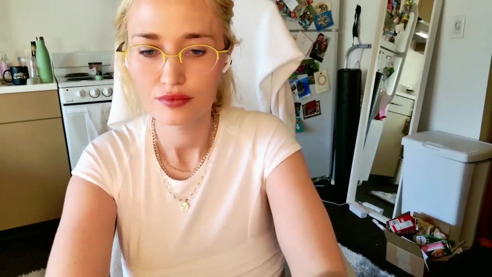 Gallery image thumbnail from Molly_Moans's myfreecams stream on, 03/24/2025, 15:35 image 17 of 20