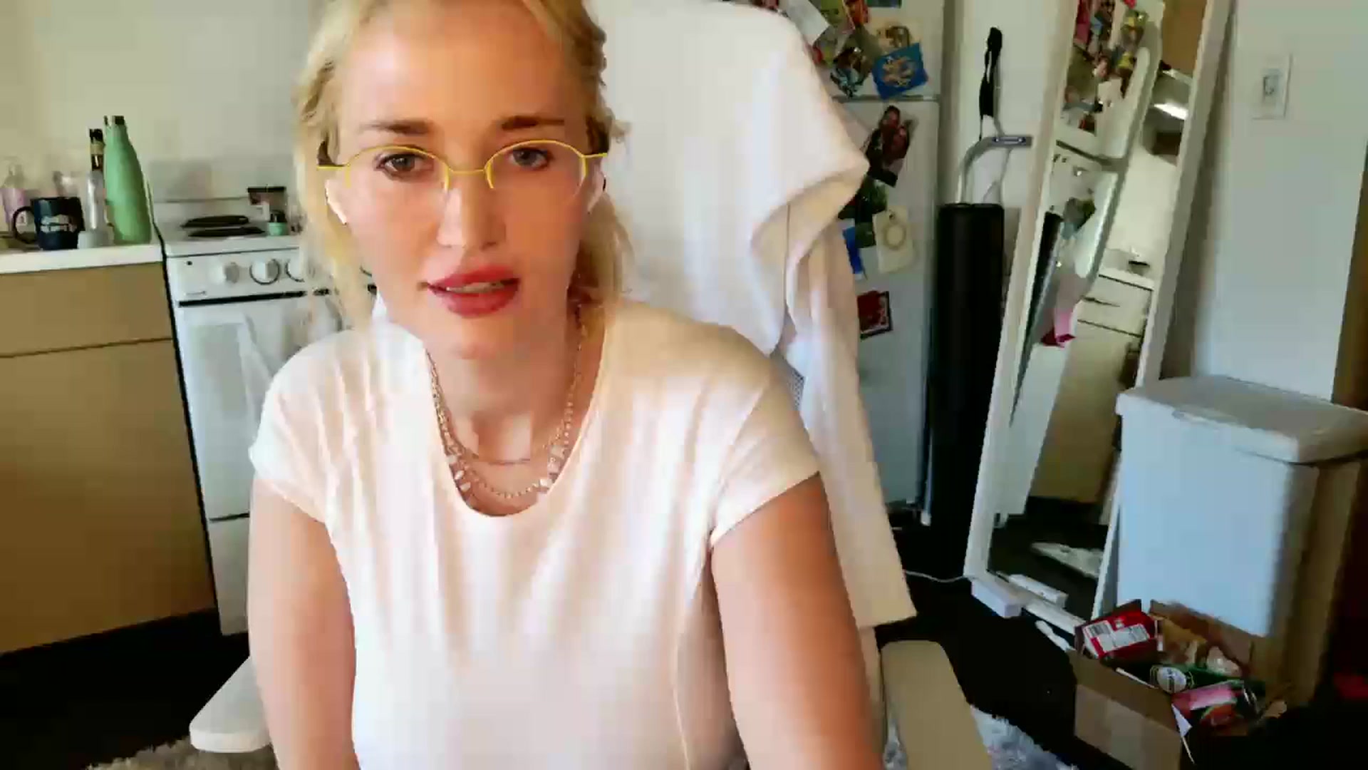 Gallery image thumbnail from Molly_Moans's myfreecams stream on, 03/24/2025, 15:35 image 15 of 20