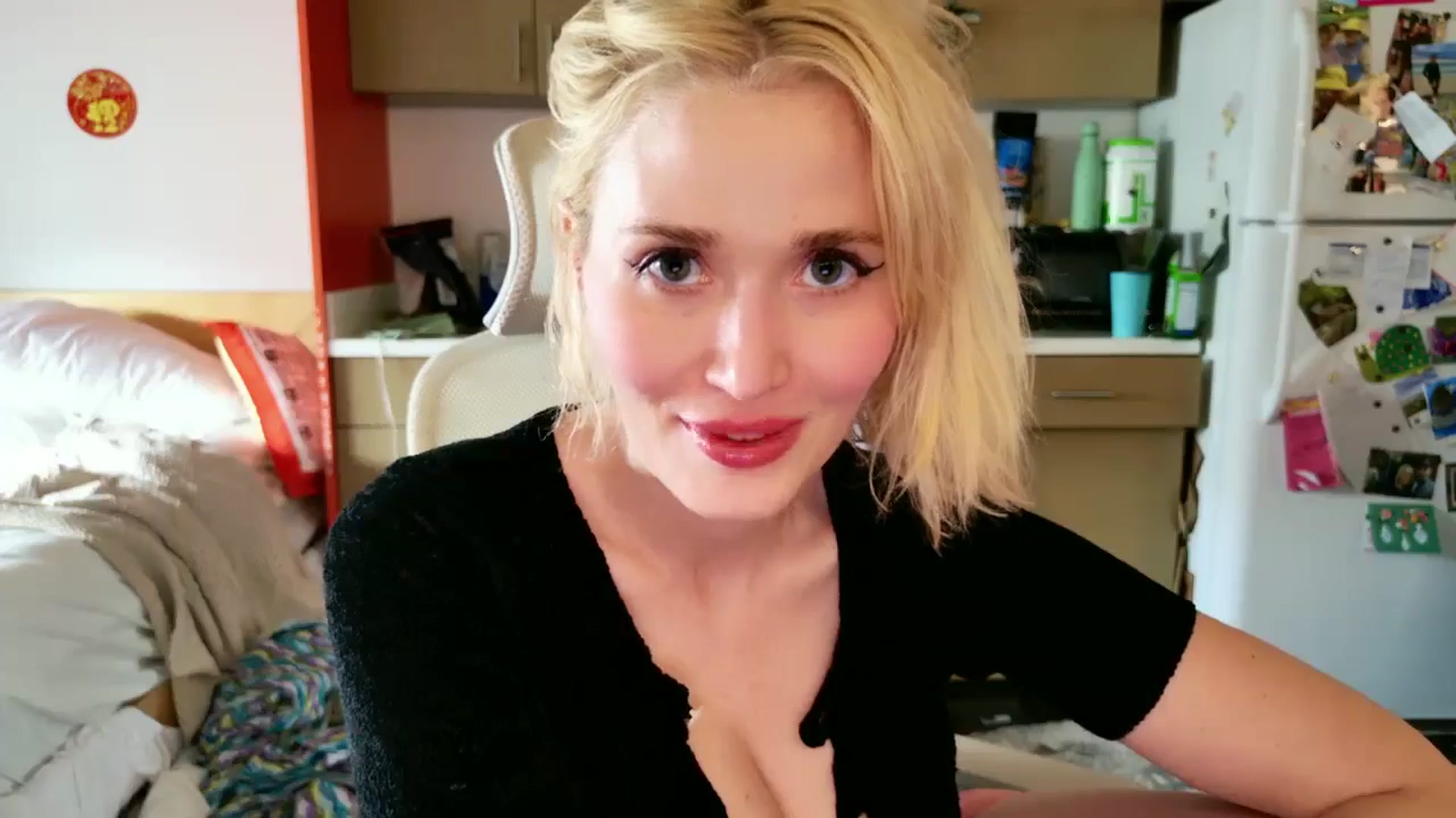 Gallery image thumbnail from Molly_Moans's myfreecams stream on, 05/12/2025, 22:17 image 12 of 20