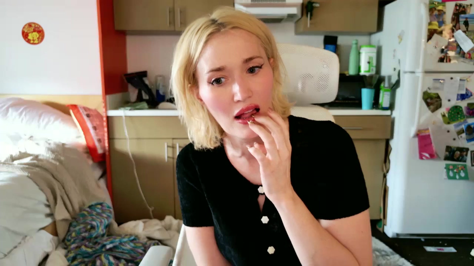 Gallery image thumbnail from Molly_Moans's myfreecams stream on, 05/12/2025, 22:17 image 8 of 20