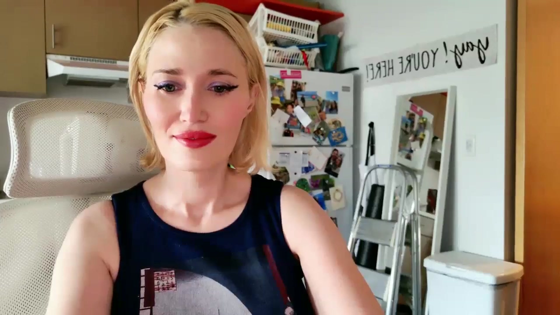 Gallery image thumbnail from Molly_Moans's myfreecams stream on, 05/13/2025, 19:06 image 3 of 20