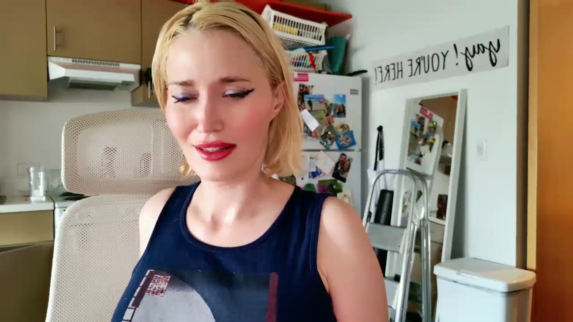 Gallery image thumbnail from Molly_Moans's myfreecams stream on, 05/13/2025, 19:06 image 9 of 20