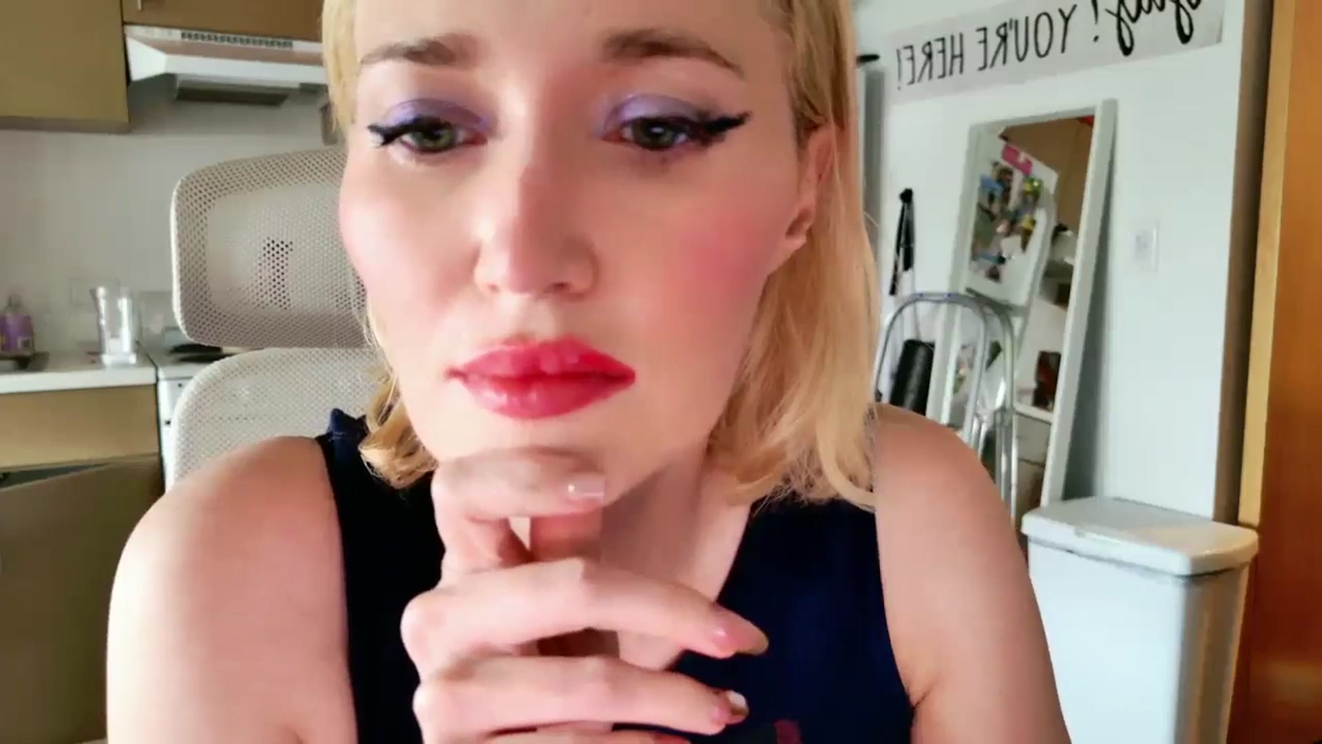 Gallery image thumbnail from Molly_Moans's myfreecams stream on, 05/13/2025, 19:06 image 16 of 20
