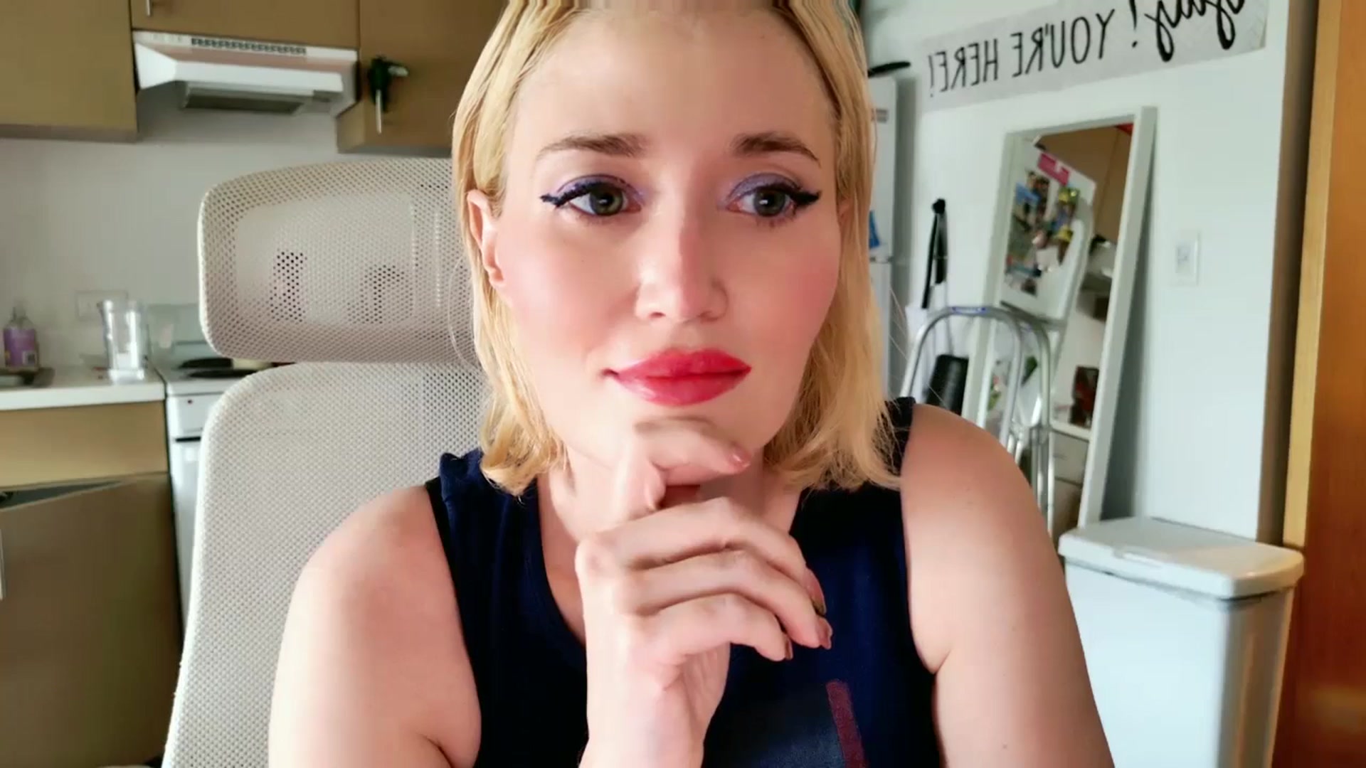 Gallery image thumbnail from Molly_Moans's myfreecams stream on, 05/13/2025, 19:06 image 14 of 20