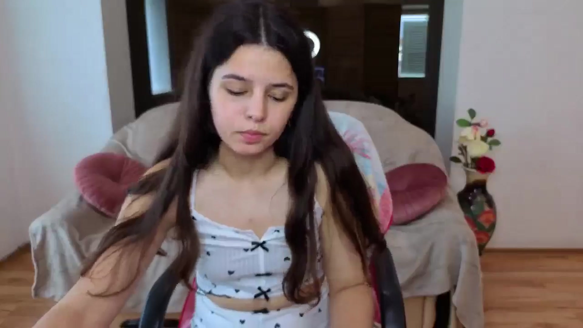 Gallery image thumbnail from Molly_Owens's myfreecams stream on, 07/29/2025, 10:00 image 19 of 20