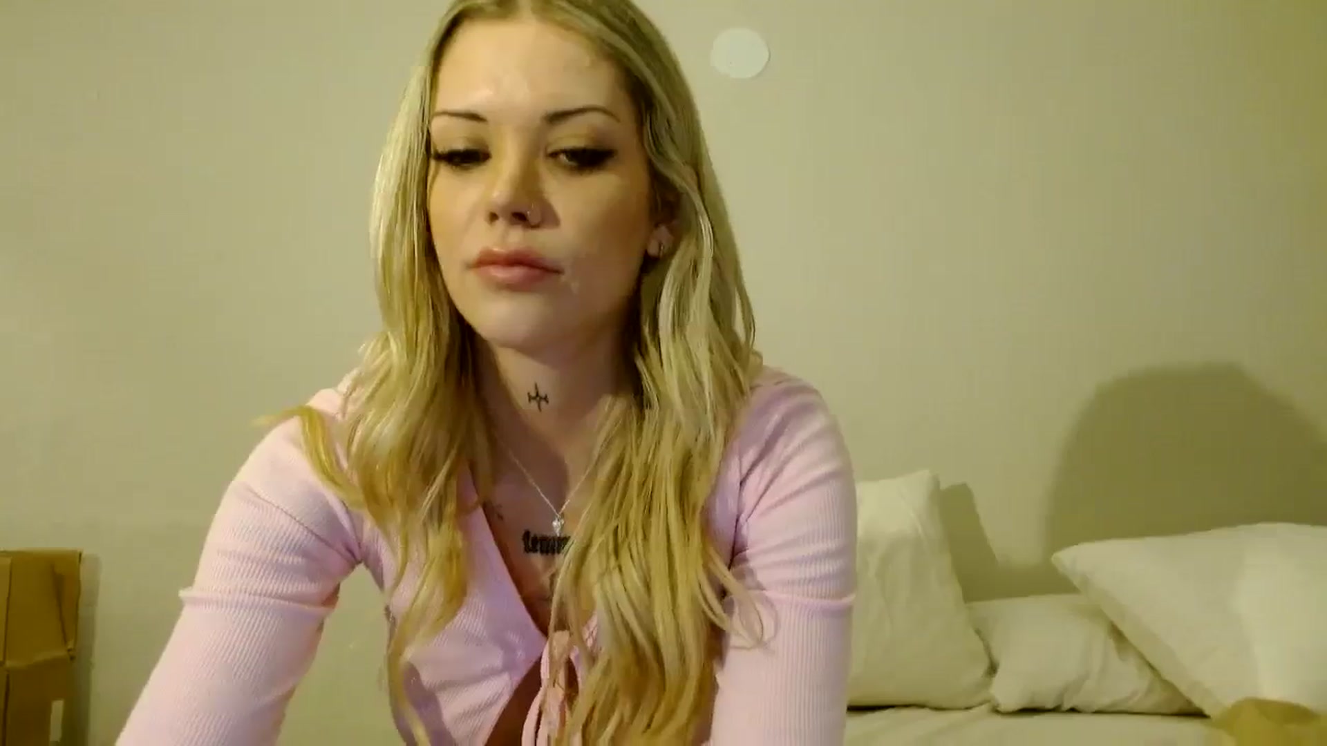 Gallery image thumbnail from Molly_Taylor's myfreecams stream on, 12/14/2023, 04:22 image 8 of 20