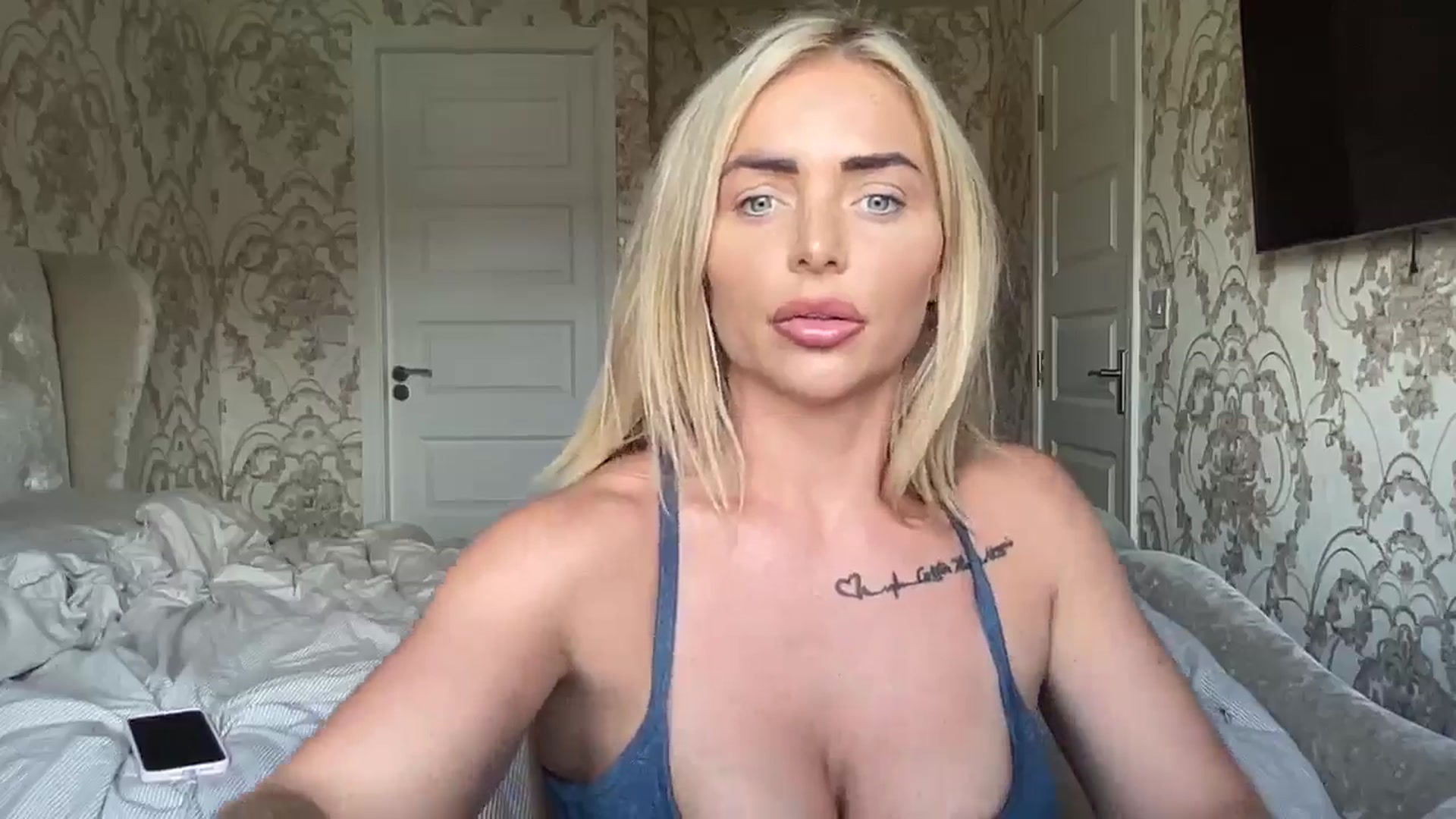 Gallery image thumbnail from Molly_XXX1's myfreecams stream on, 06/24/2024, 14:37 image 20 of 20