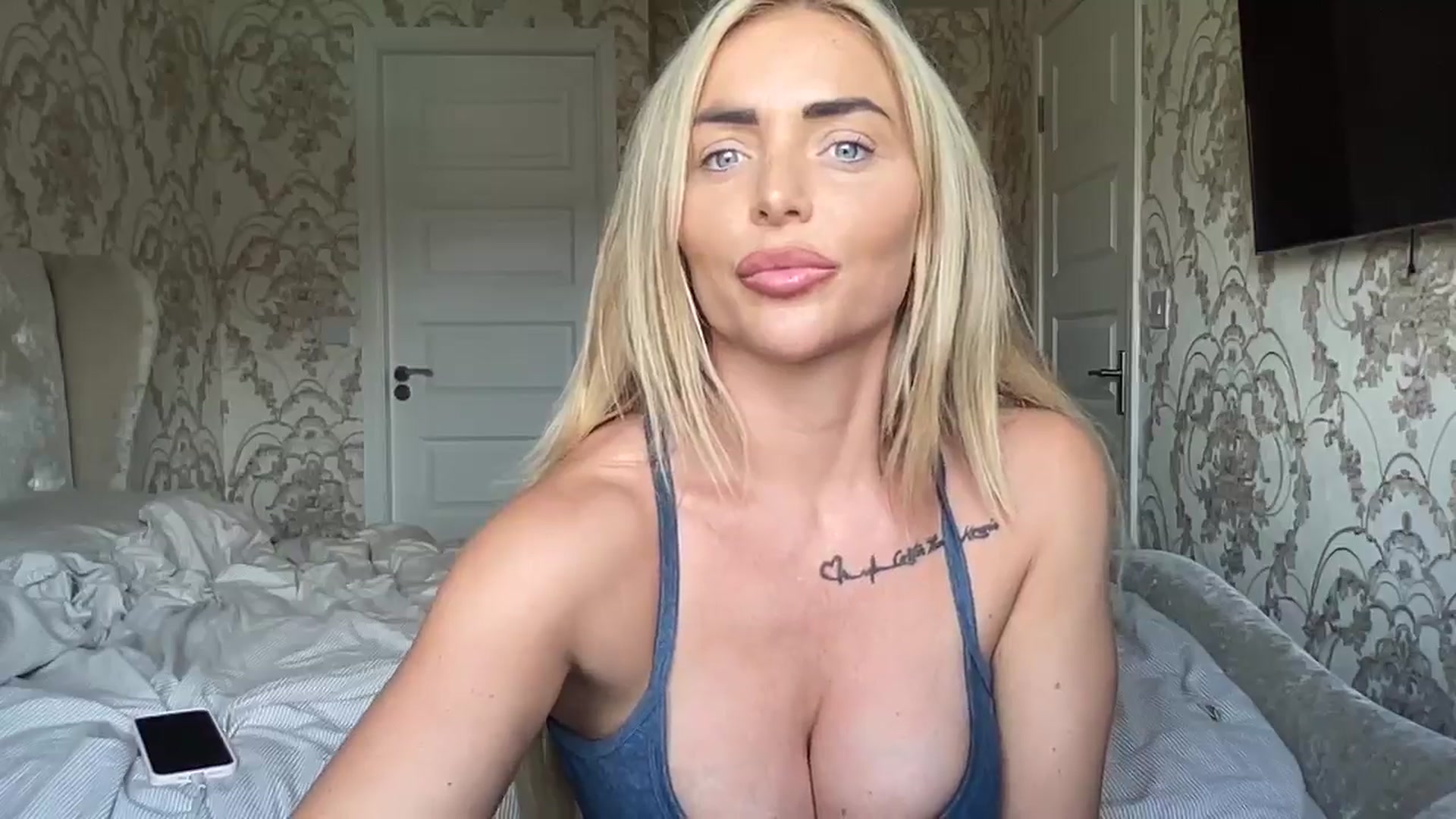 Gallery image thumbnail from Molly_XXX1's myfreecams stream on, 06/24/2024, 14:37 image 18 of 20