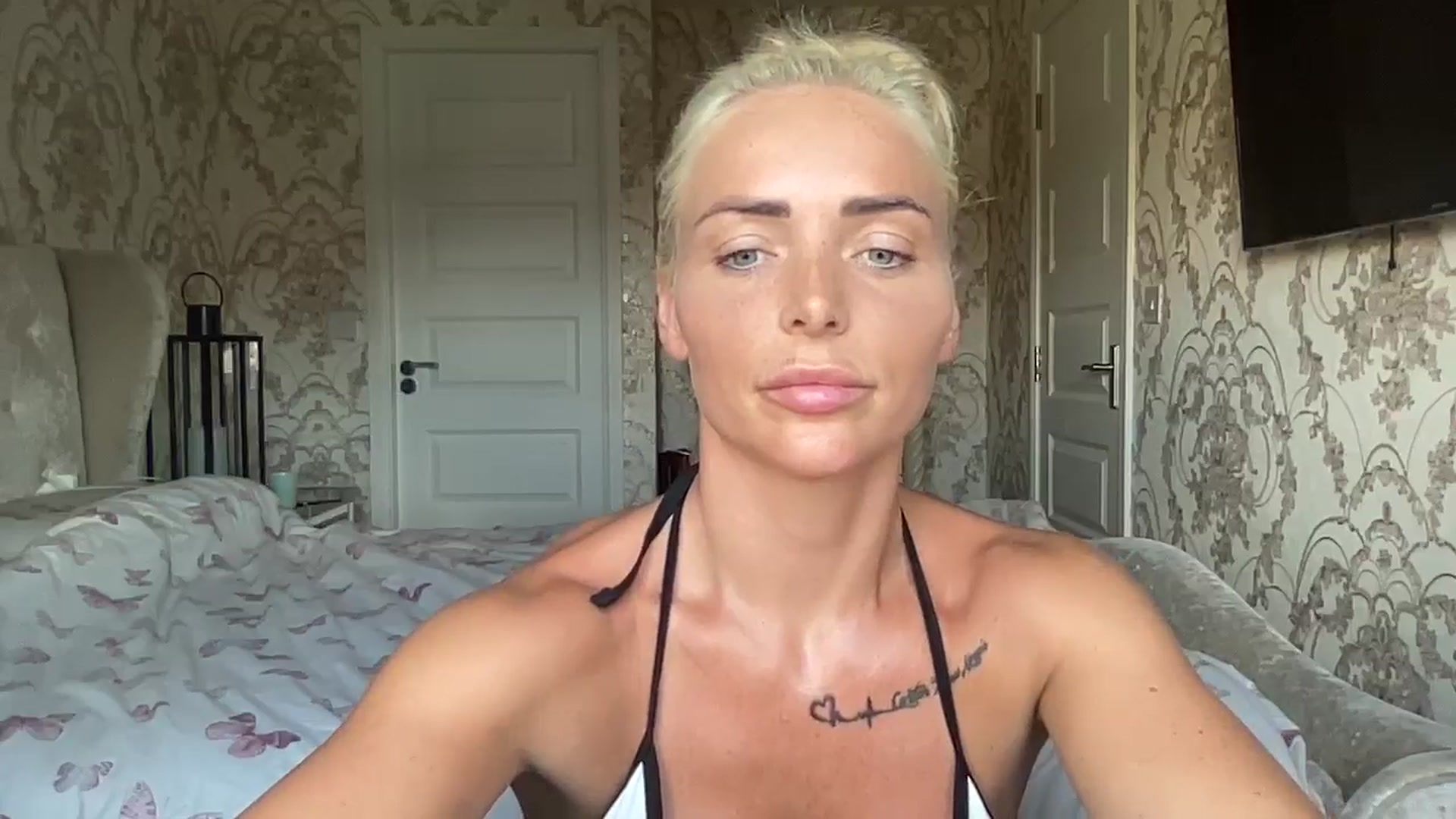 Gallery image thumbnail from Molly_XXX1's myfreecams stream on, 07/27/2024, 16:56 image 8 of 20