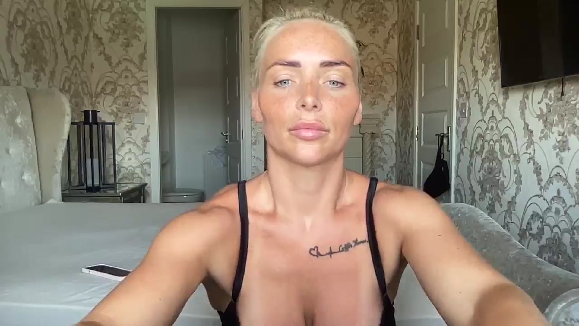 Gallery image thumbnail from Molly_XXX1's myfreecams stream on, 07/28/2024, 14:01 image 16 of 20