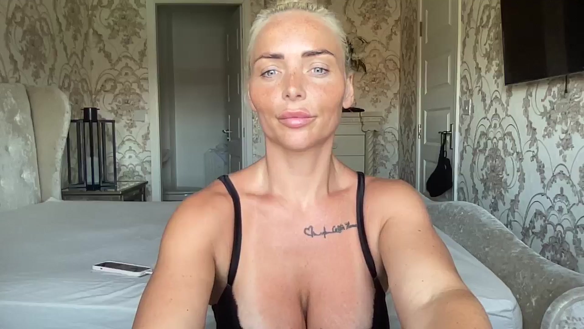 Gallery image thumbnail from Molly_XXX1's myfreecams stream on, 07/28/2024, 14:01 image 5 of 20
