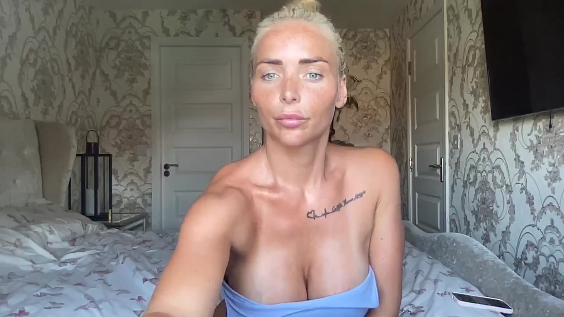 Gallery image thumbnail from Molly_XXX1's myfreecams stream on, 07/29/2024, 13:04 image 12 of 20