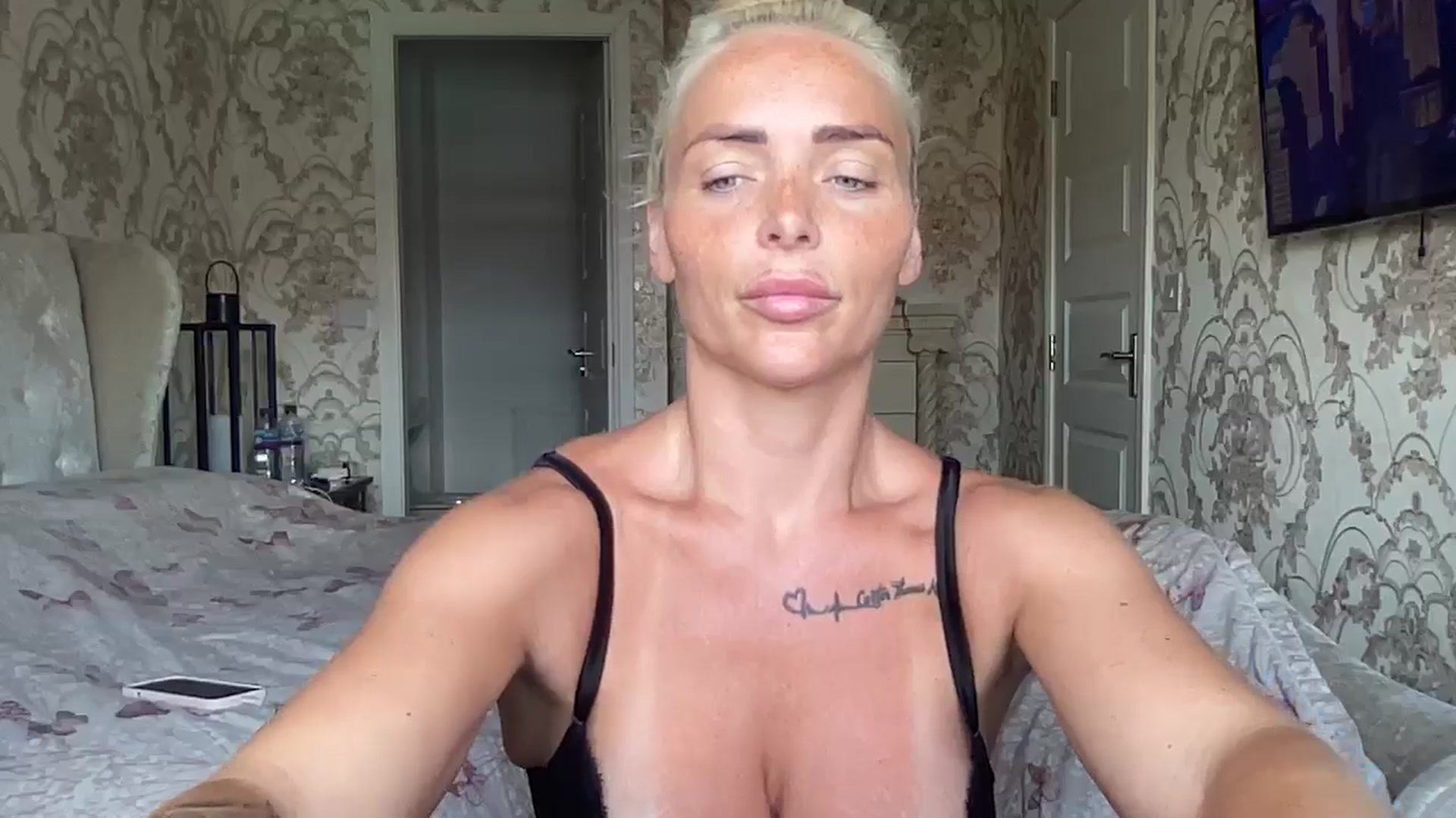 Gallery image thumbnail from Molly_XXX1's myfreecams stream on, 07/30/2024, 13:17 image 9 of 20