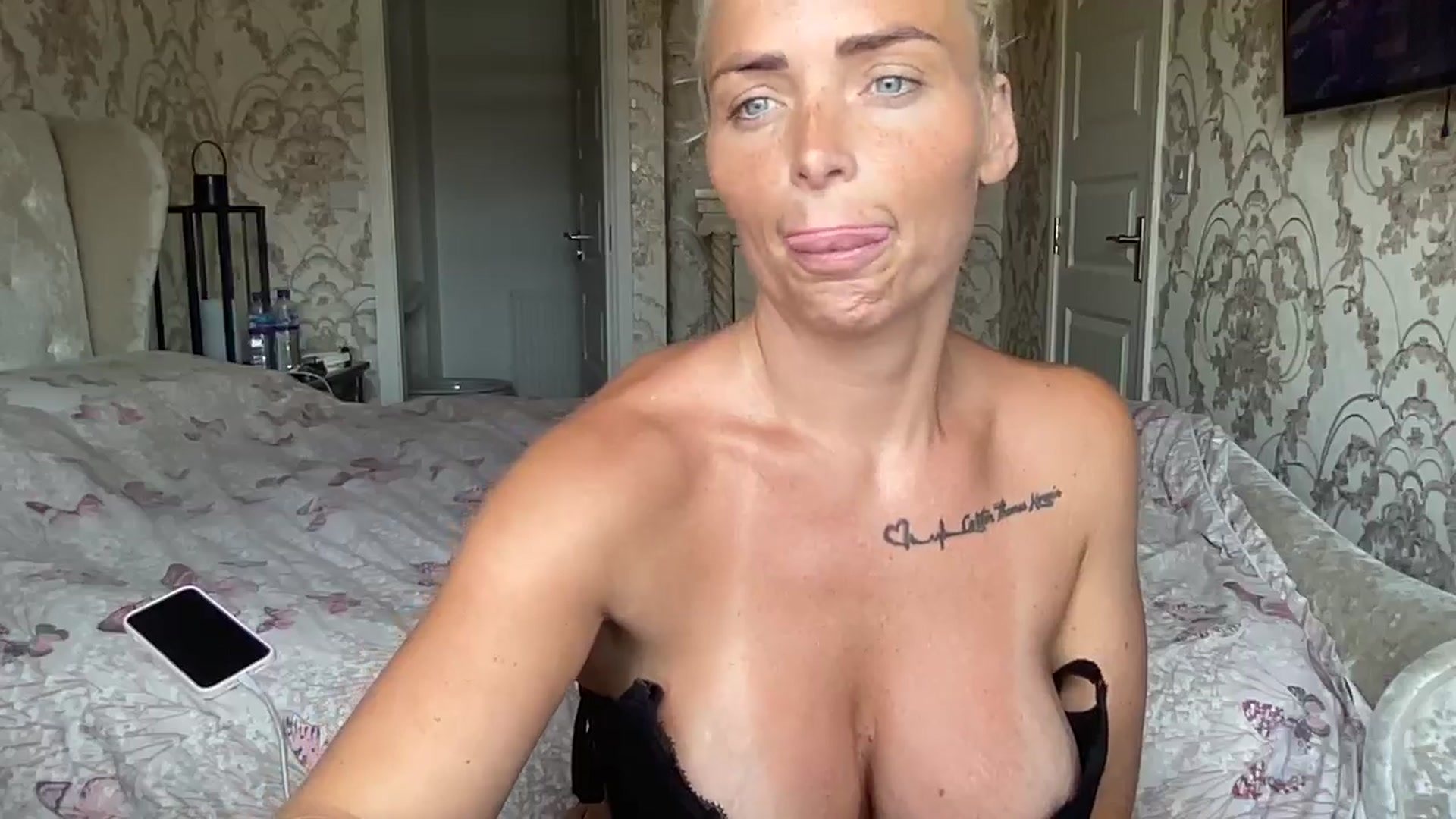 Gallery image thumbnail from Molly_XXX1's myfreecams stream on, 07/30/2024, 13:48 image 16 of 20