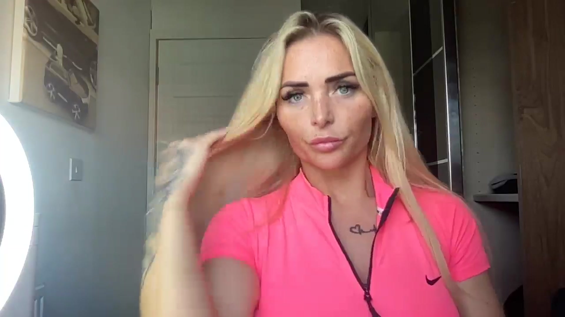 Gallery image thumbnail from Molly_XXX1's myfreecams stream on, 10/22/2024, 09:36 image 16 of 20
