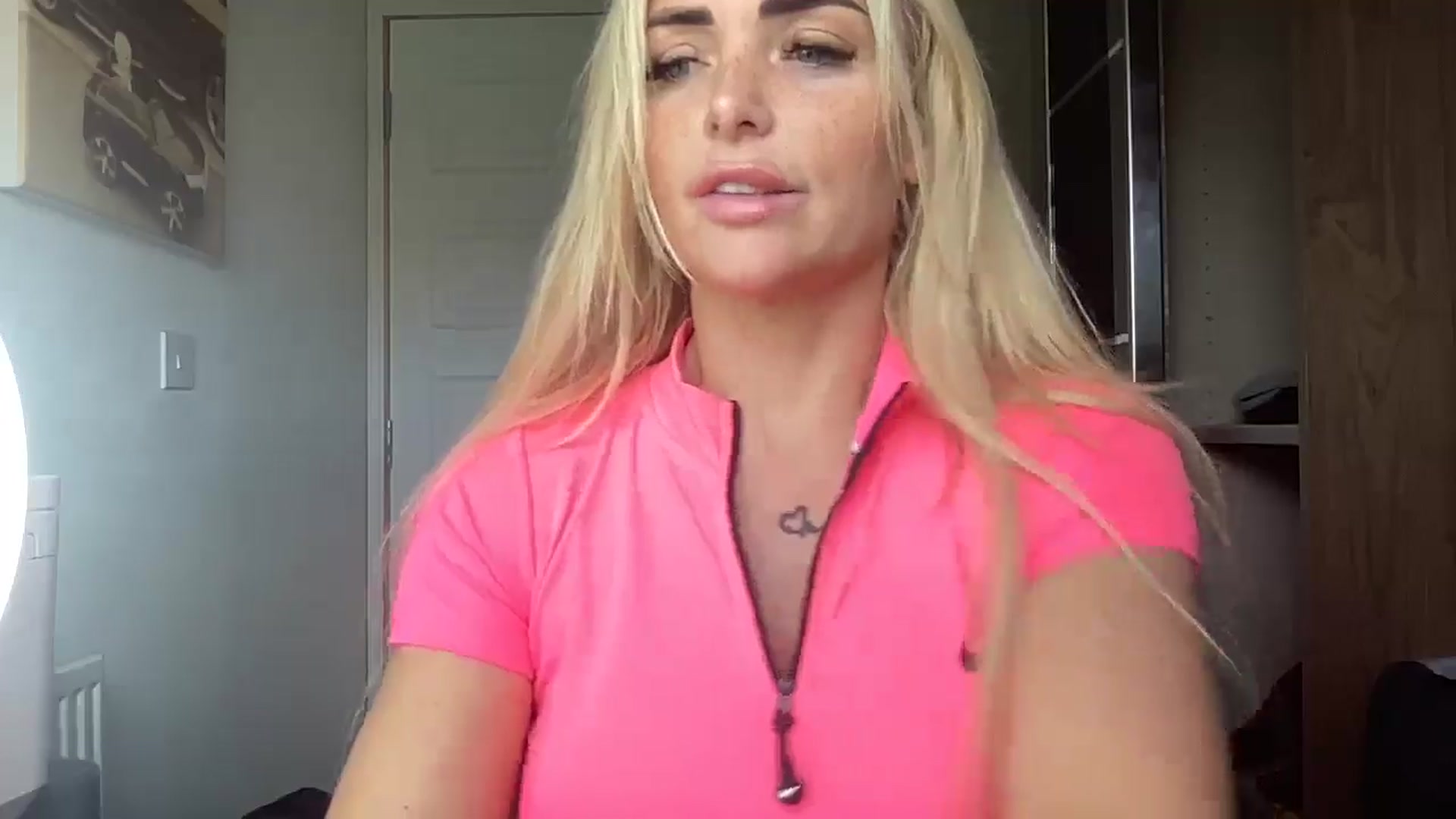 Gallery image thumbnail from Molly_XXX1's myfreecams stream on, 10/22/2024, 09:36 image 12 of 20